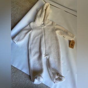 Baby Zip-Up white Hooded fleece Jumpsuit size 0-3 months NWT